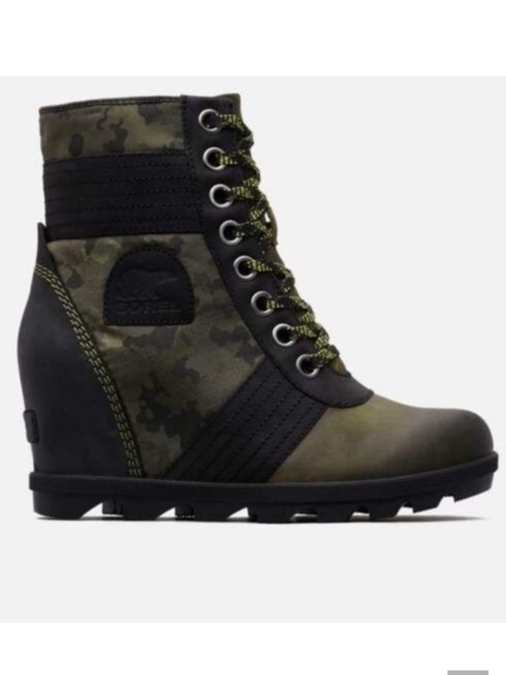 Sorel Lexie Wedge Boot in Olive Camo and Black size 8
